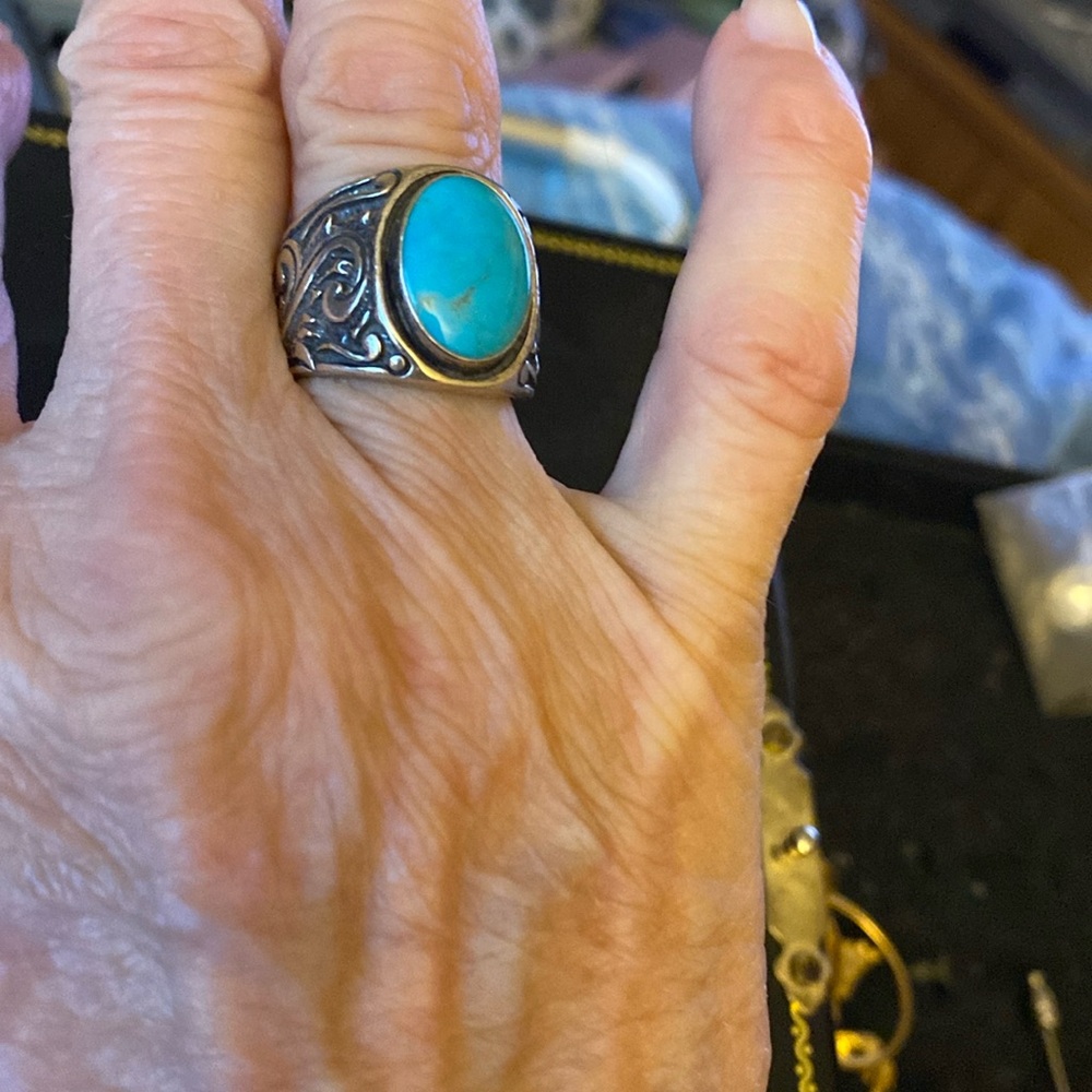 Turquoise ring Size 6 Band has Southwestern scroll workSS .925 Has maker mark